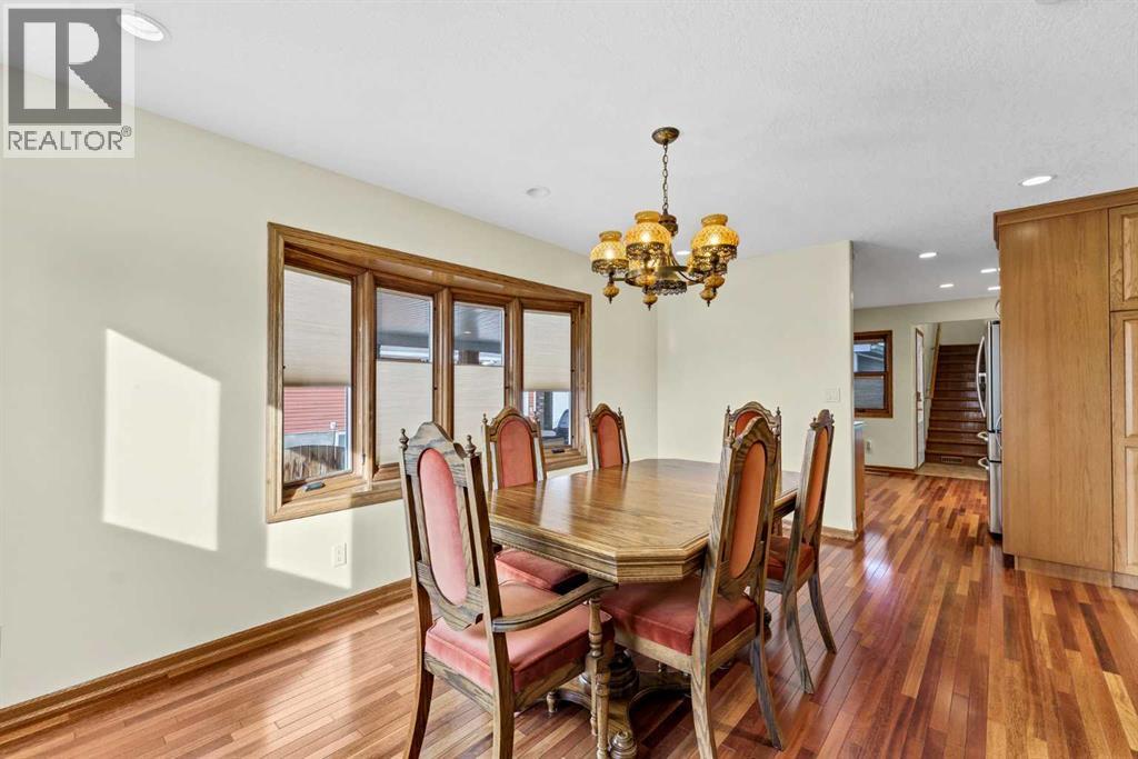 126 8 Avenue E - 10