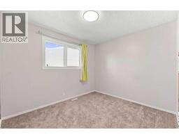 Bedroom - 95 Rundleson Way Ne, Calgary, AB T1Y3H7 Photo 12