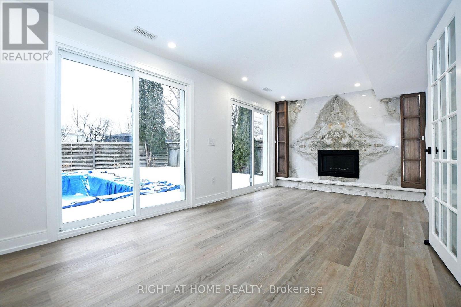 8 Hill Drive, Aurora, ON photo 26