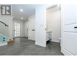8 Hill Drive, Aurora, ON L4G3A6 Photo 24