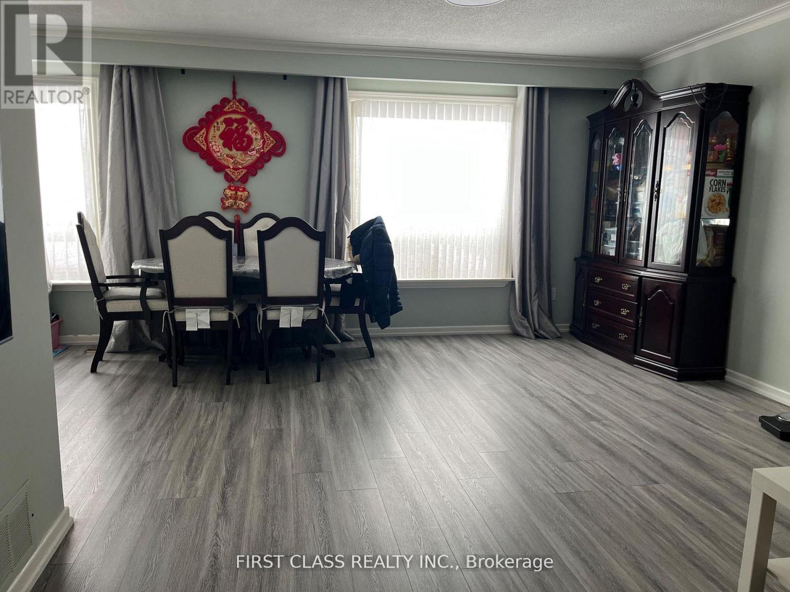 14 Pringle Avenue, Markham, ON photo 2
