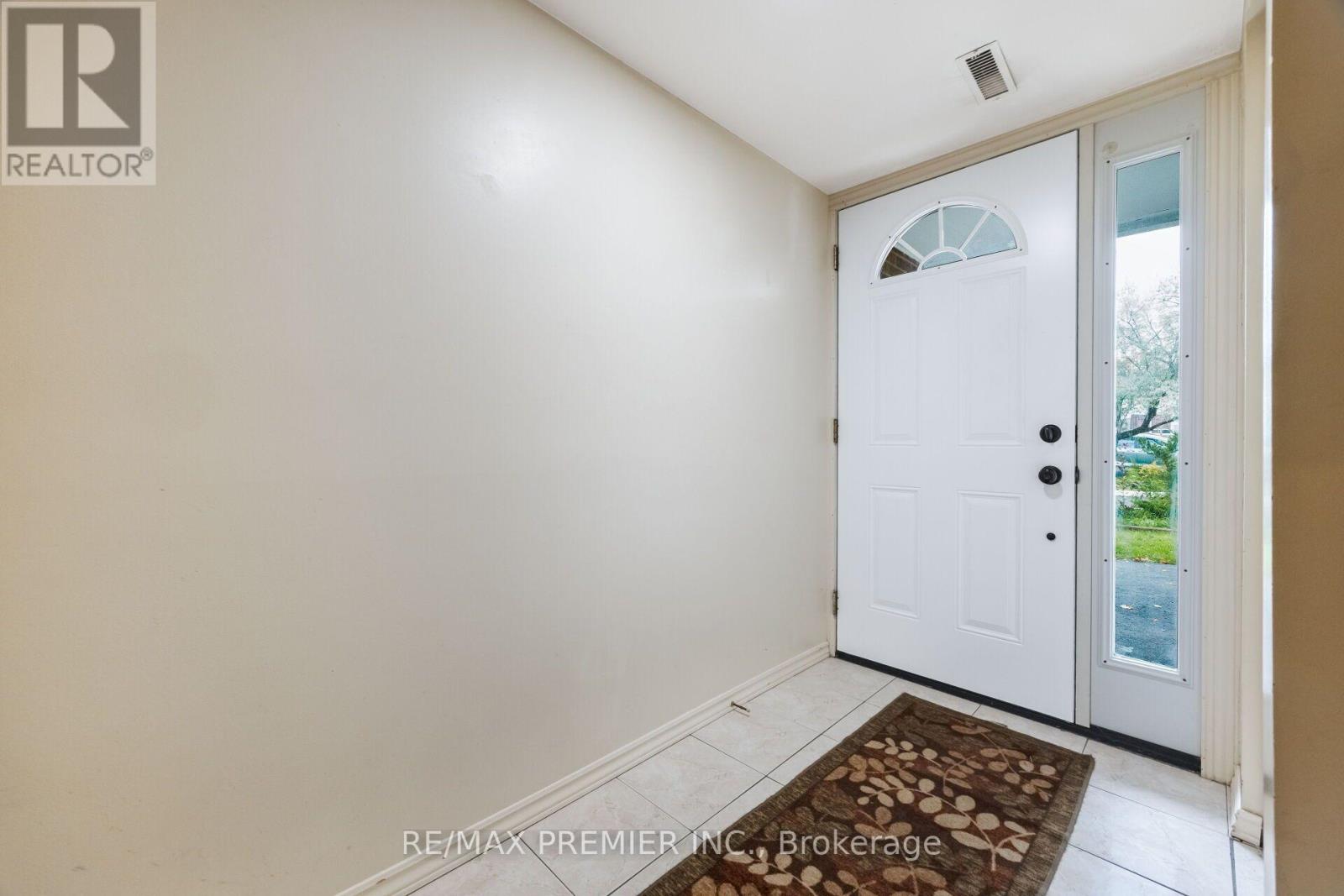 Unit 5- 3 Kendleton Drive, Toronto, ON photo 12