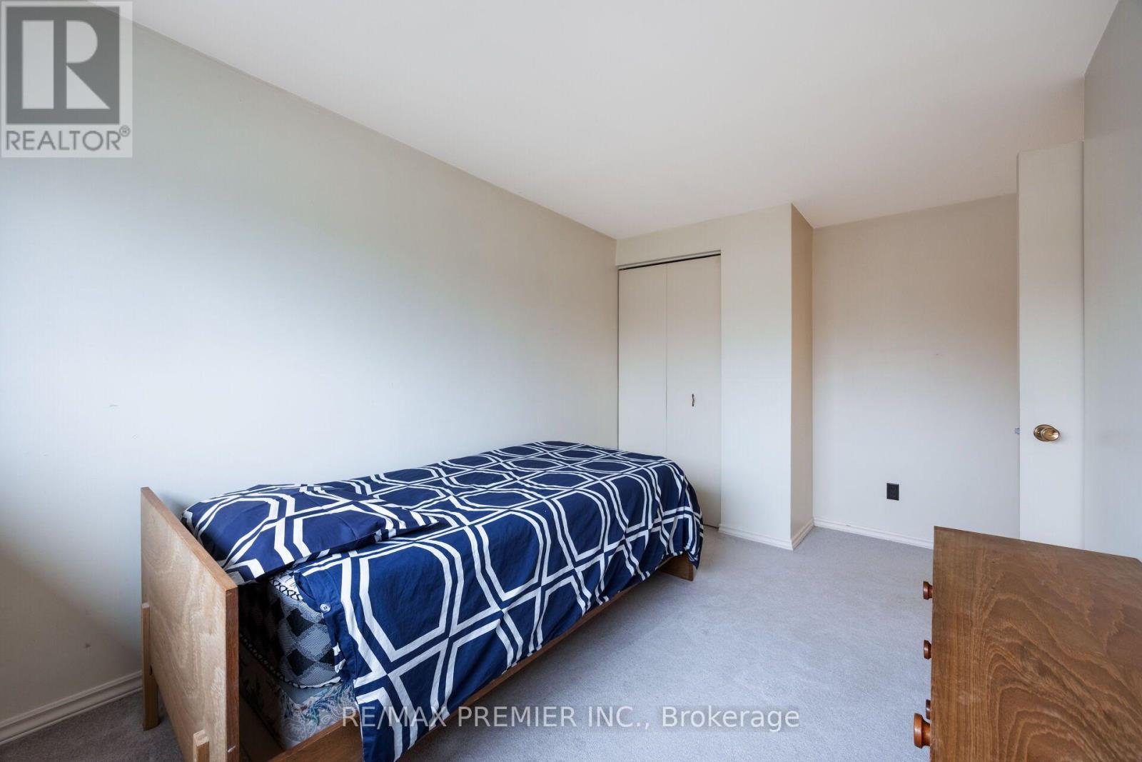 #UNIT 5 3 KENDLETON DRIVE - 35