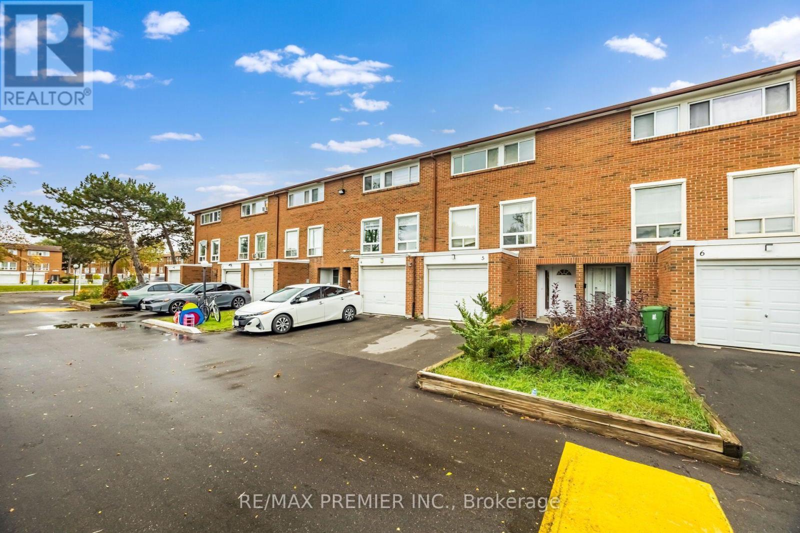 #UNIT 5 3 KENDLETON DRIVE - 8