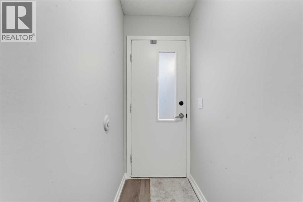 98, 2519 38 Street NE photo 6
