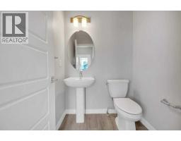 4pc Bathroom - 143 Amblefield Avenue Nw, Calgary, AB T3P2B8 Photo 9