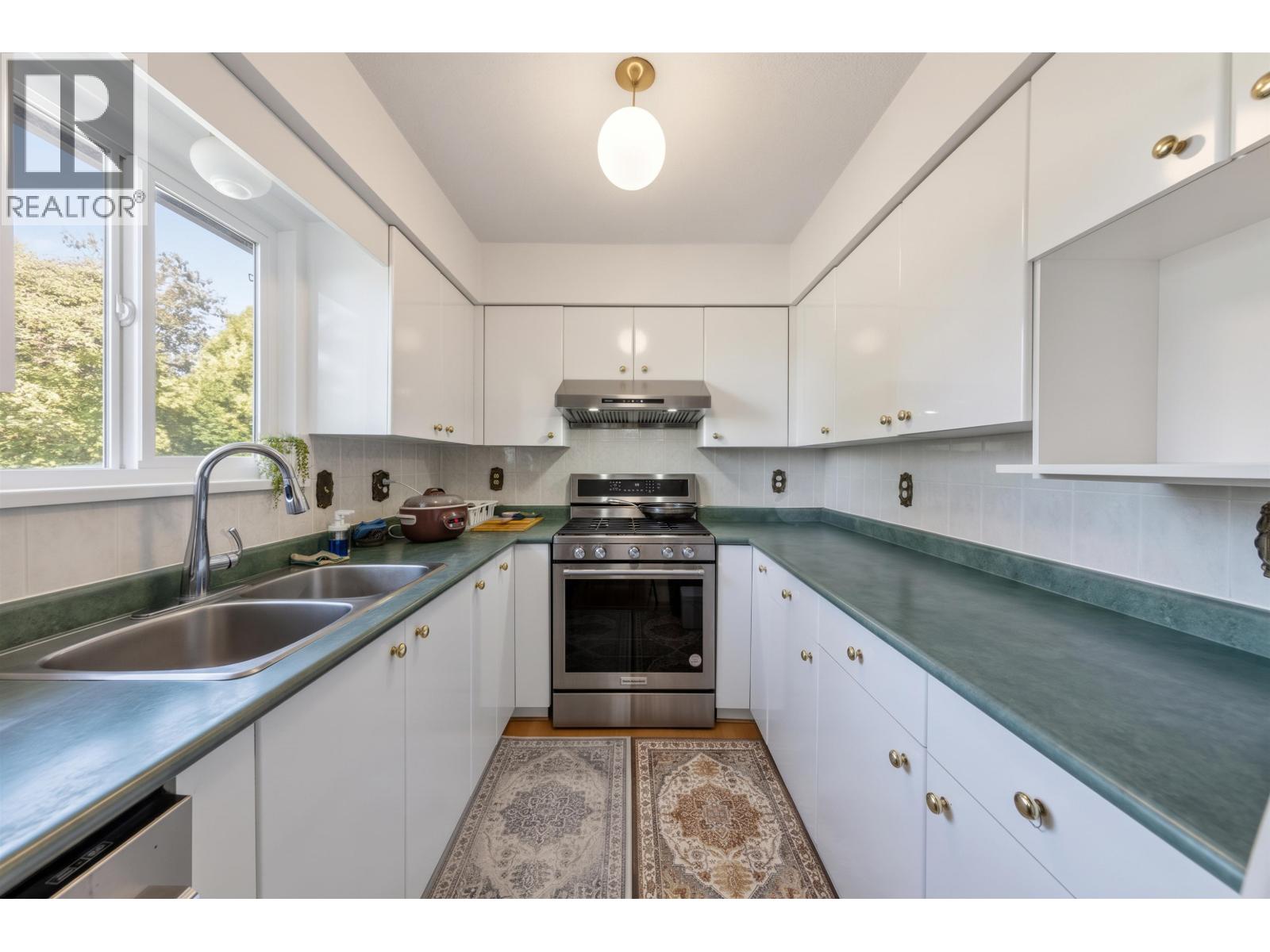 Photo of 7658 FREMLIN STREET 21