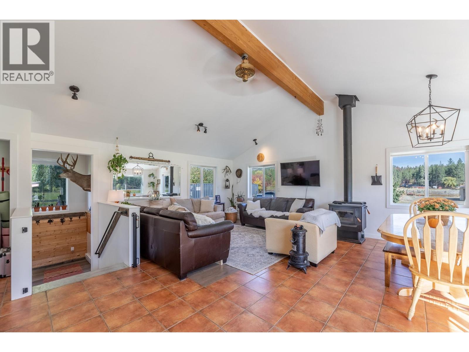 855 Fish Lake Road, Summerland