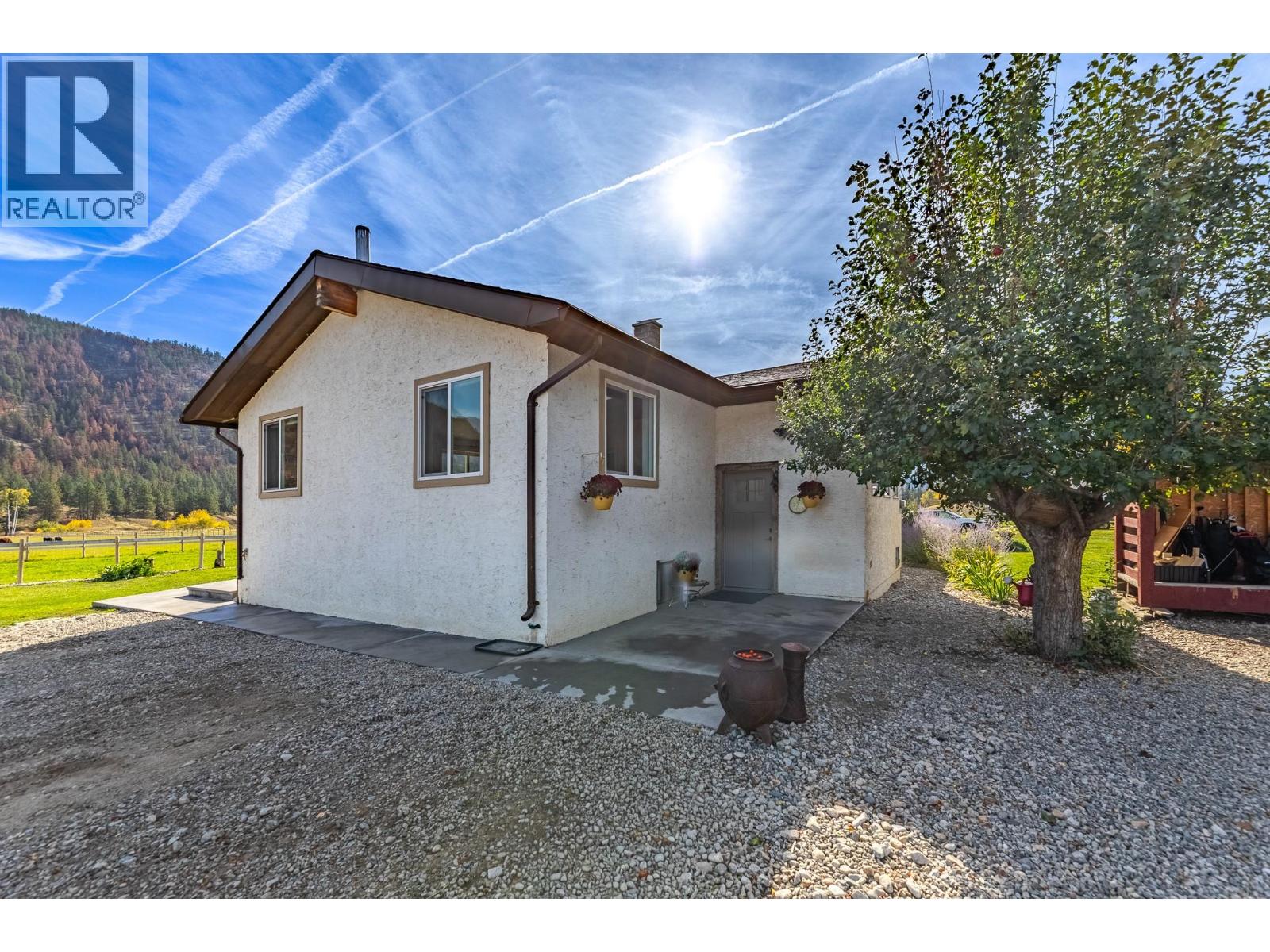 855 Fish Lake Road, Summerland