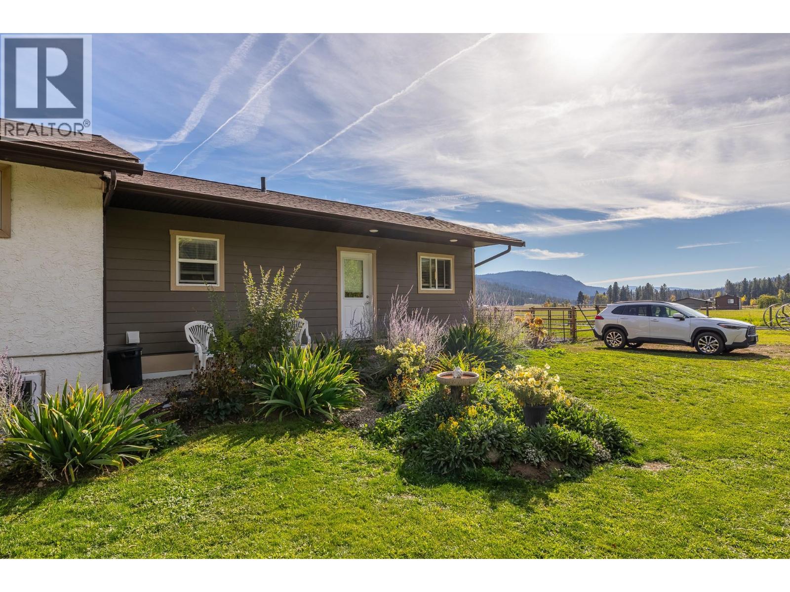 855 Fish Lake Road, Summerland