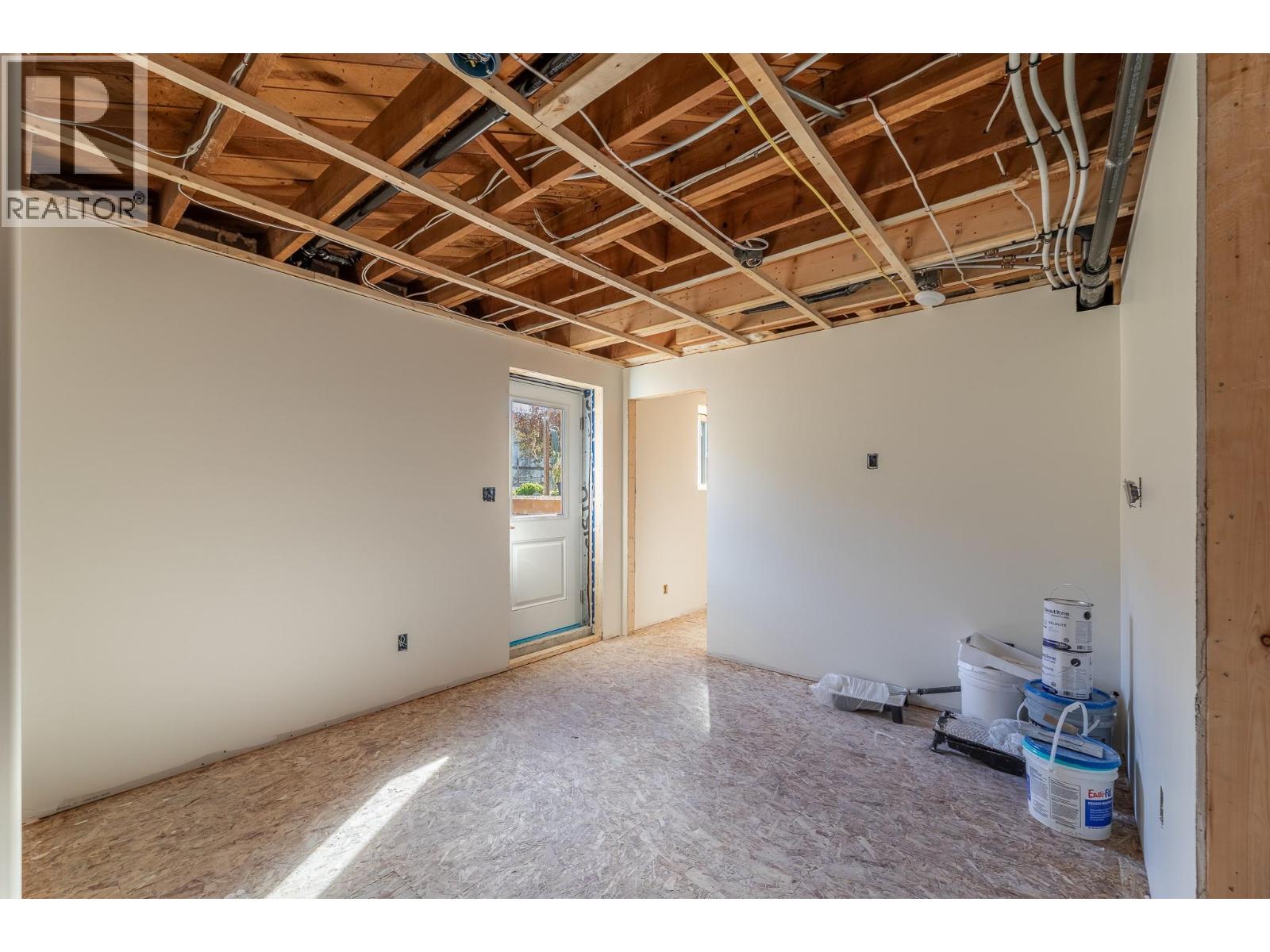 855 Fish Lake Road, Summerland