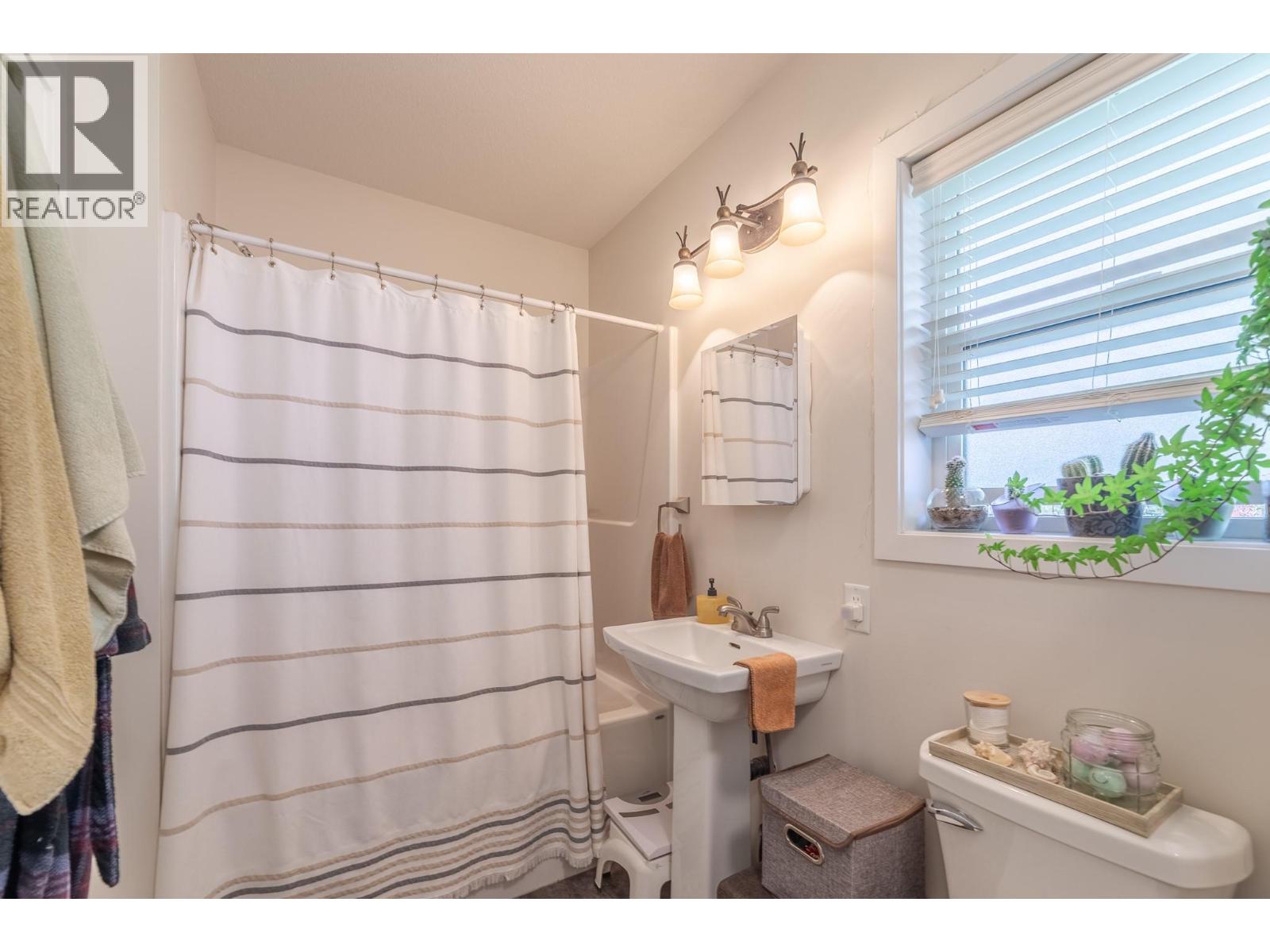 855 Fish Lake Road, Summerland