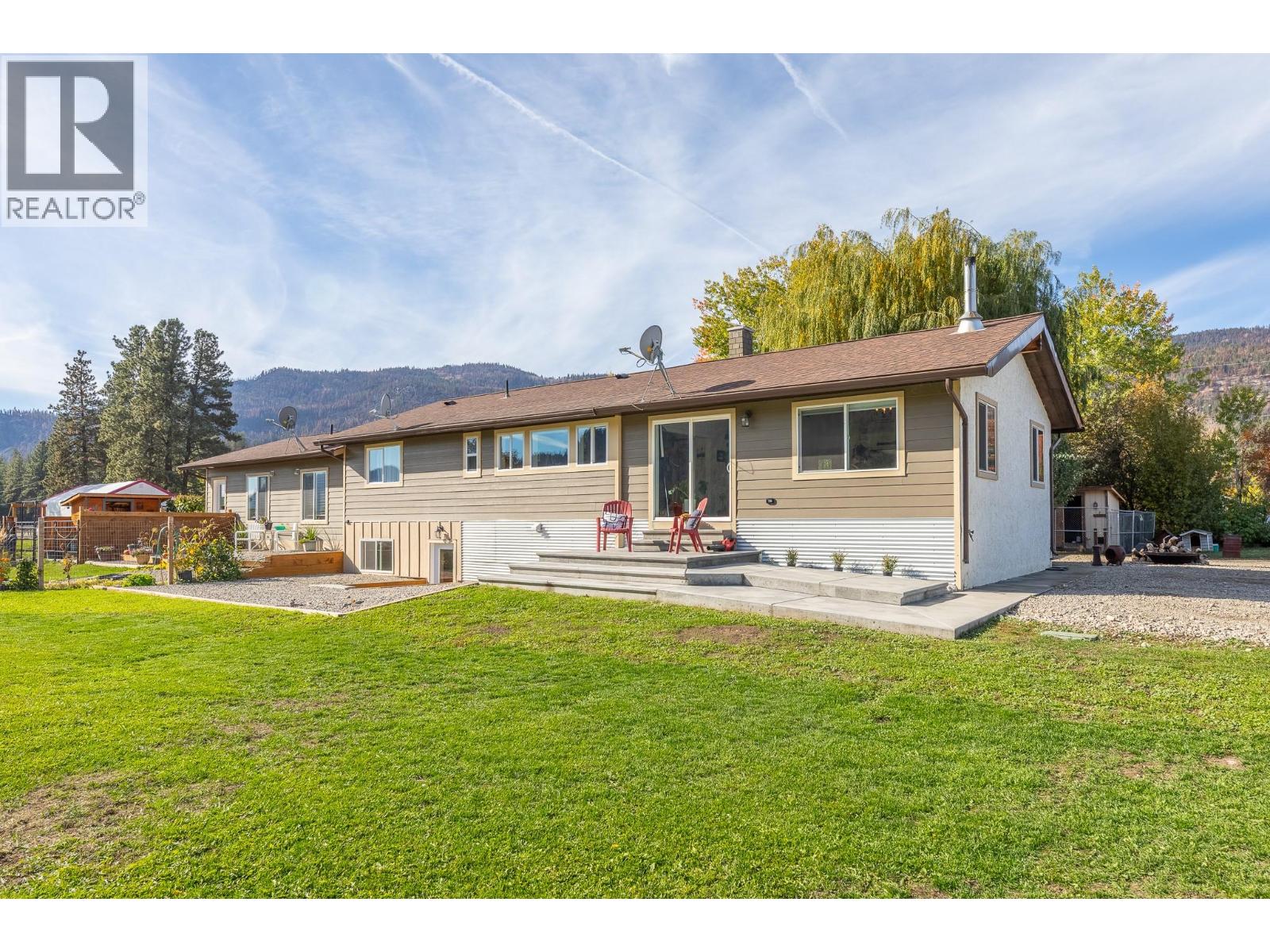 855 Fish Lake Road, Summerland