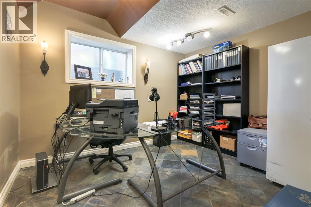 48 Valley Crest Gardens NW - photo 31