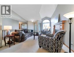 Dining room - 142 Doran Crescent, Red Deer, AB T4R1M9 Photo 6