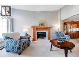 Living room - 142 Doran Crescent, Red Deer, AB T4R1M9 Photo 8