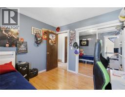 Living room - 2309 Nechako Drive, Kamloops, BC V2E1T8 Photo 11
