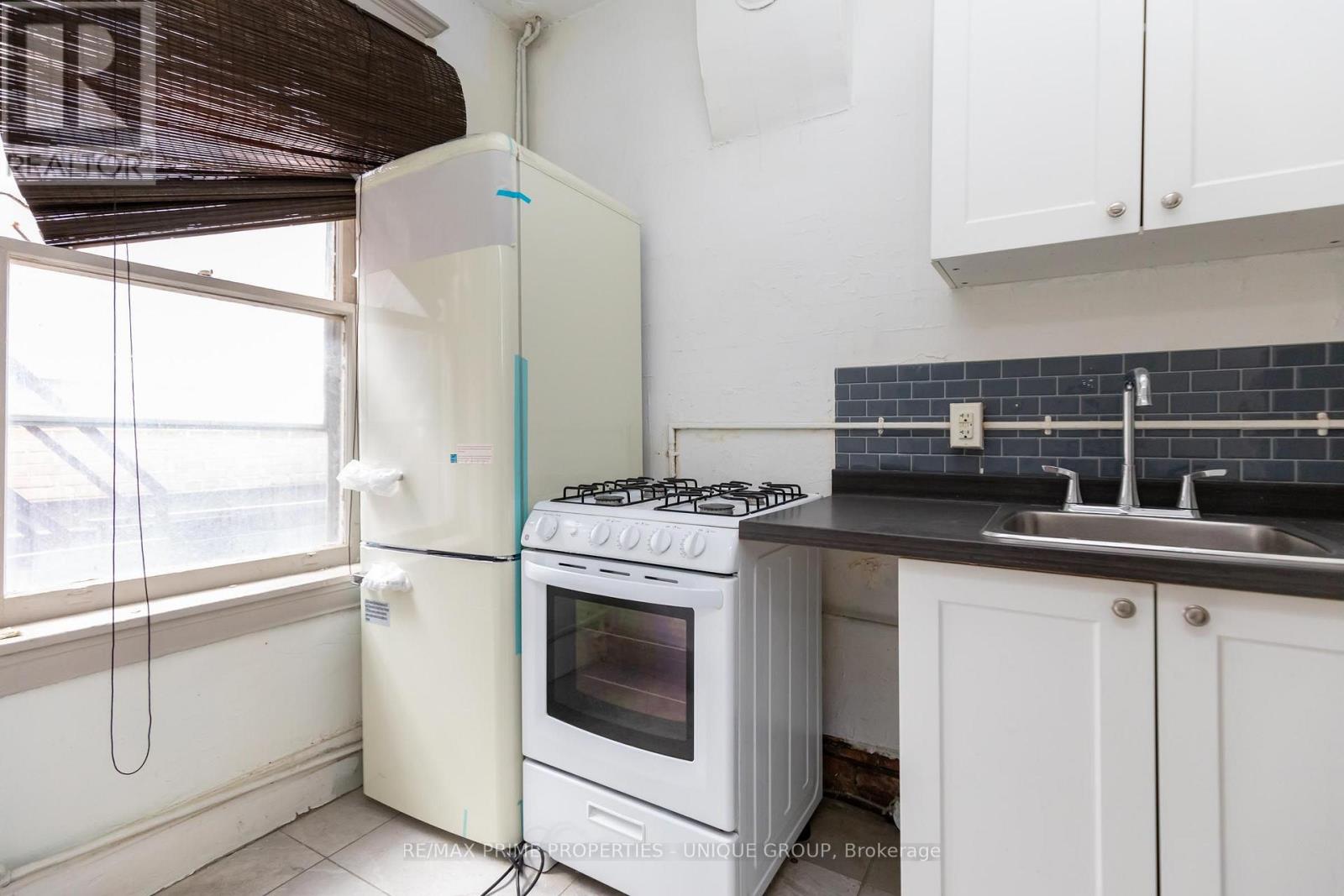 2 - 688 BLOOR STREET W, Toronto (Annex) — photo 7
