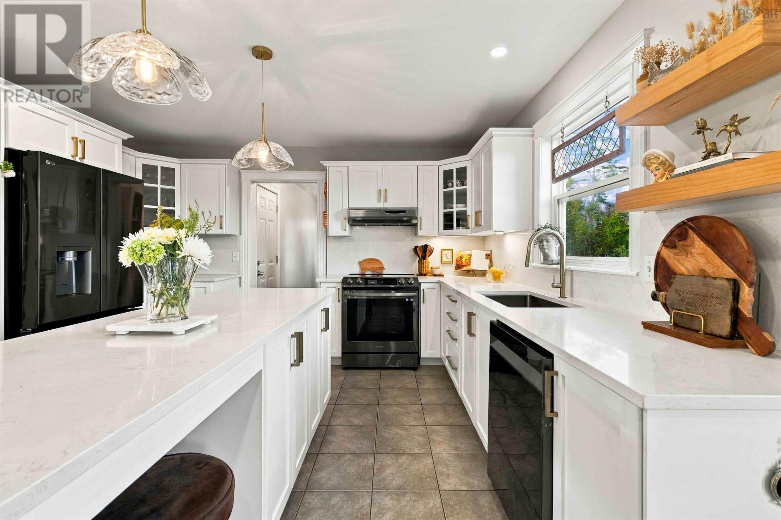 254 Robert Street - 11