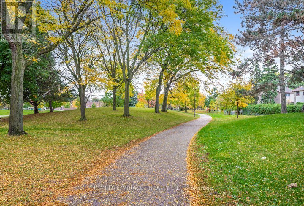#102 8 SILVER BELL GROVE - 37