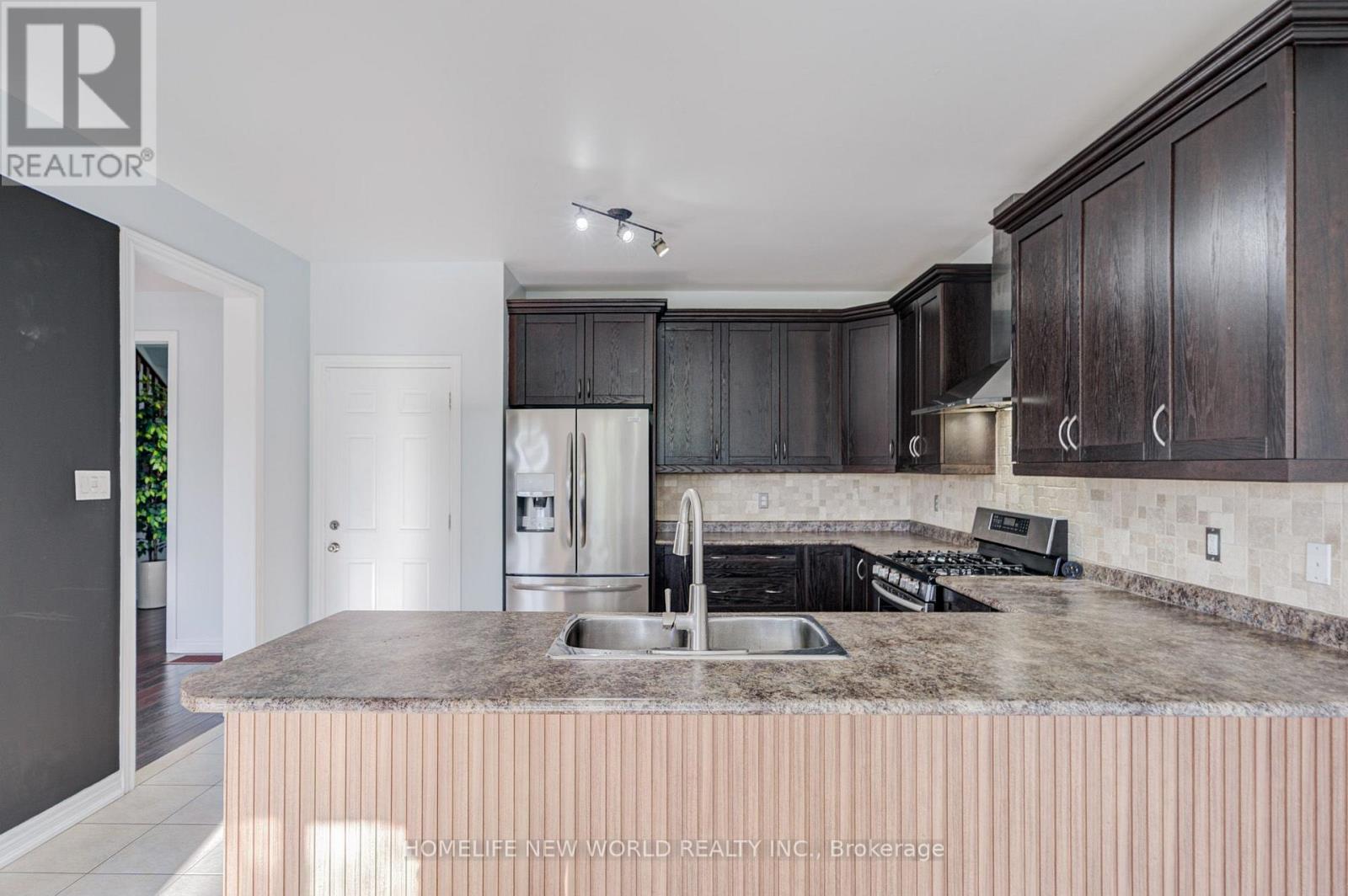 146 Art West Avenue — photo 16