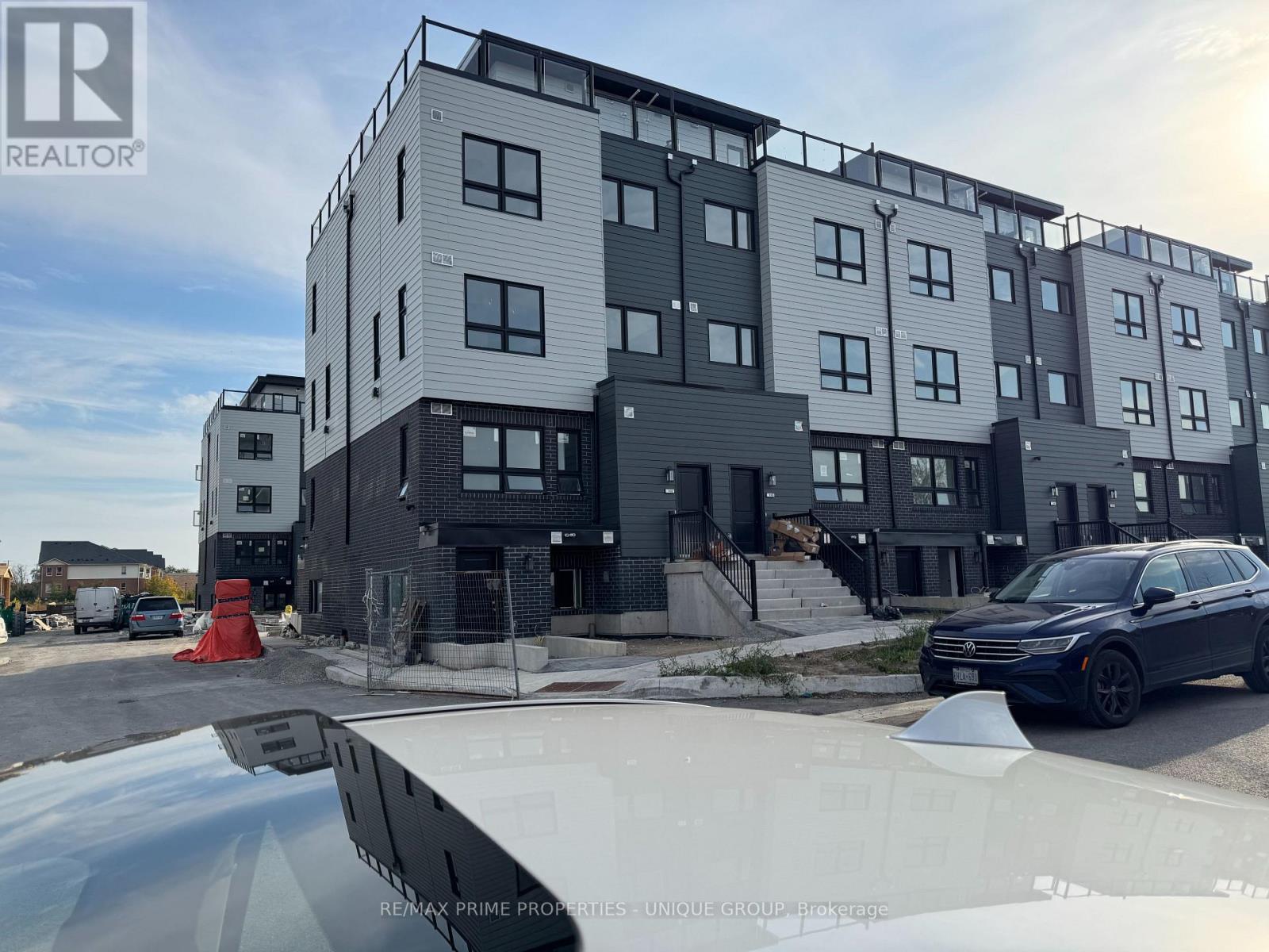 102 - 1 COMELY WAY, Markham (Milliken Mills West)