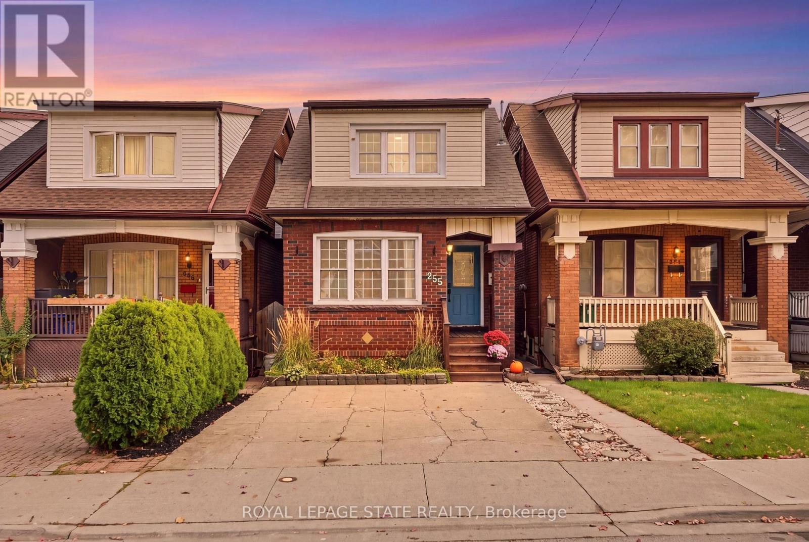 255 OTTAWA STREET S - 1