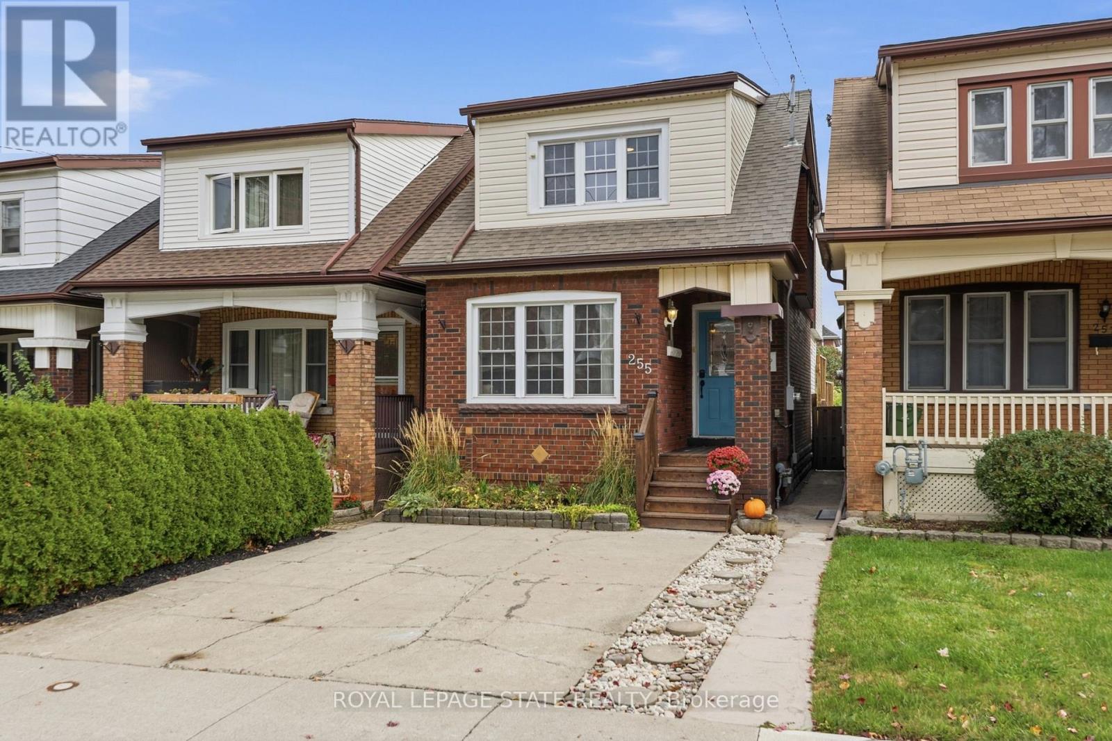 255 OTTAWA STREET S - 3