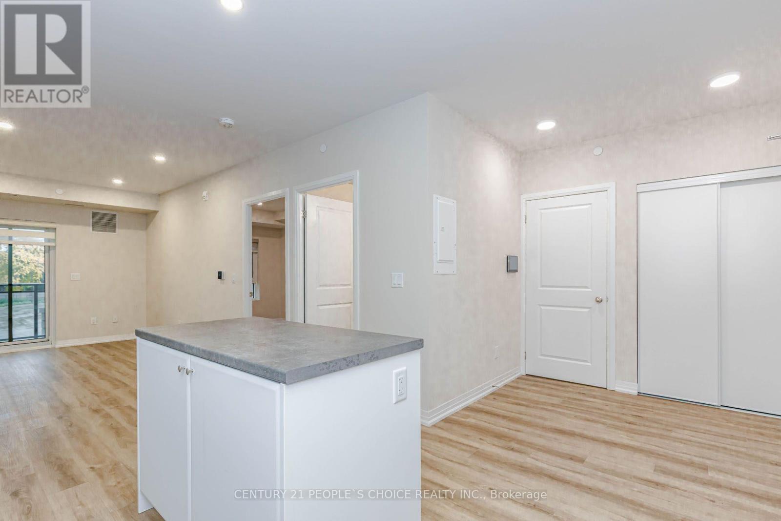 #206 50 HERRICK AVENUE - 24