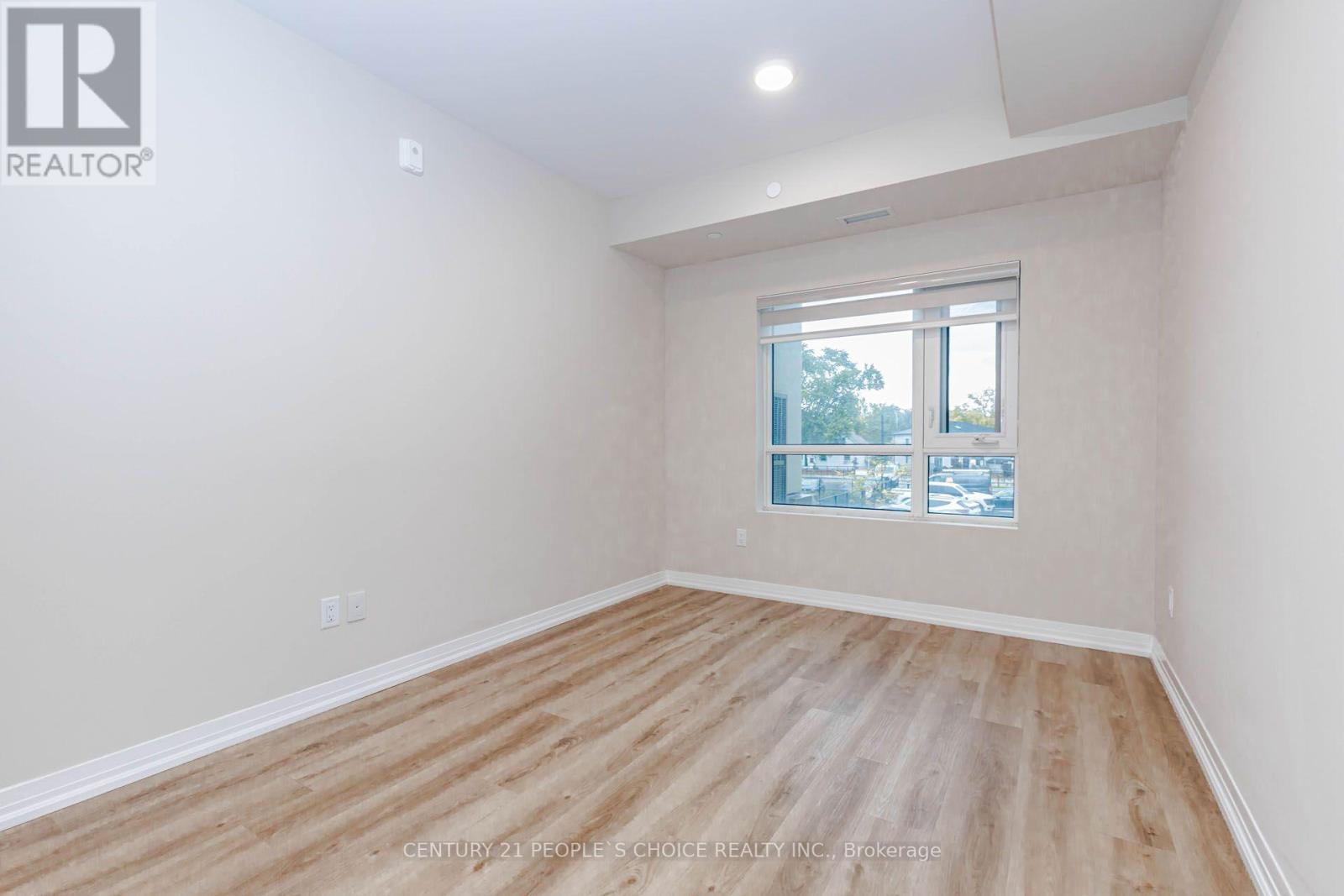 #206 50 HERRICK AVENUE - 32