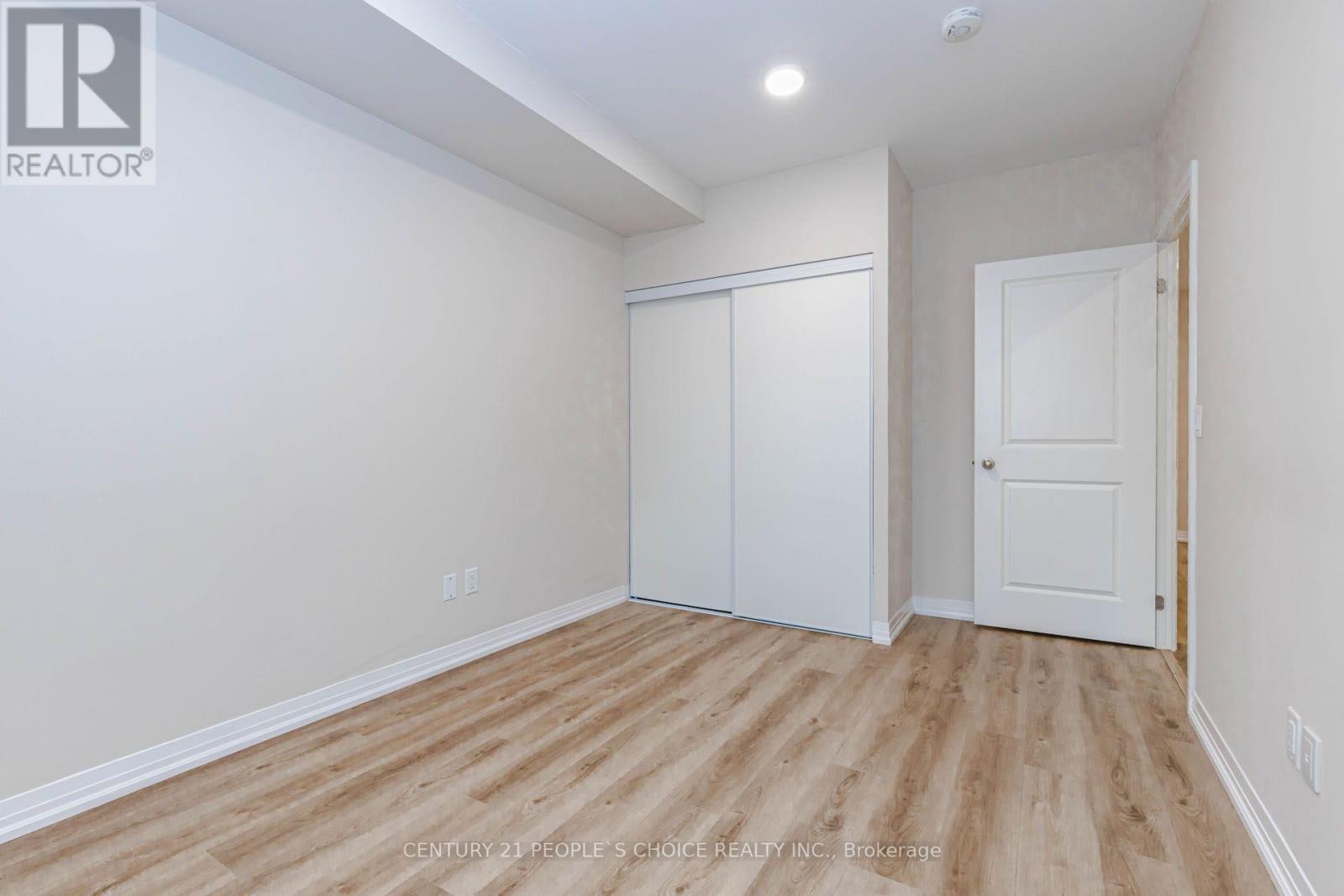 #206 50 HERRICK AVENUE - 34