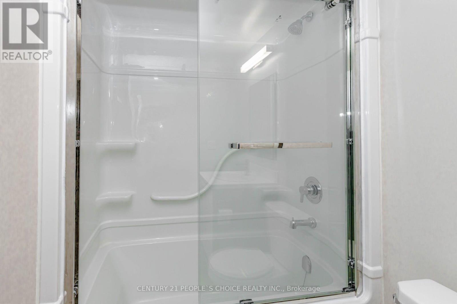 #206 50 HERRICK AVENUE - 37