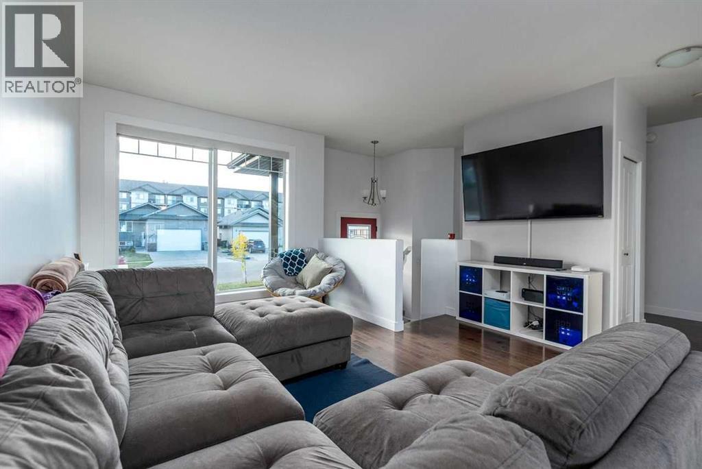 1305 47A Avenue - 9