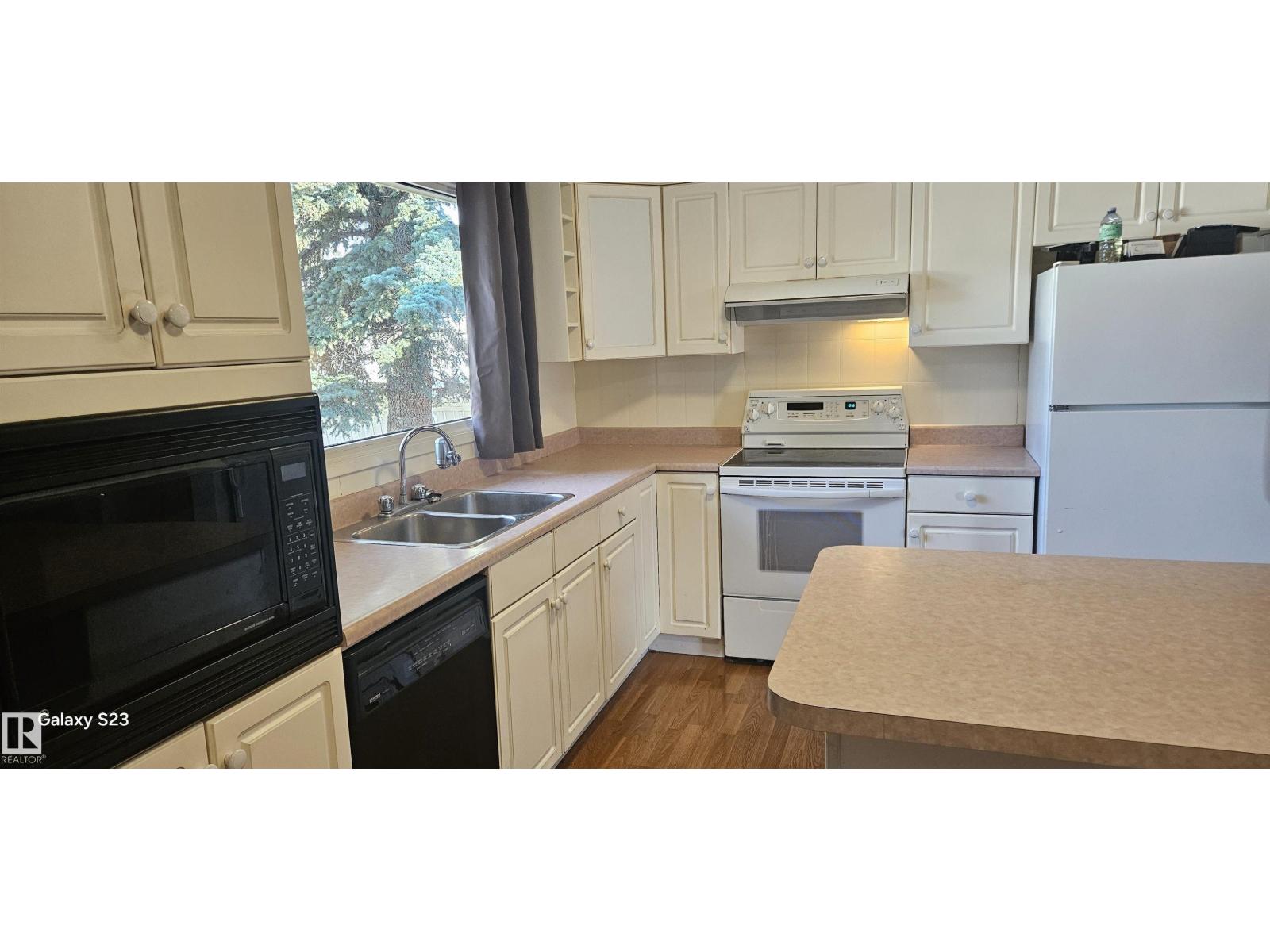 2 Wren Crescent, photo 11