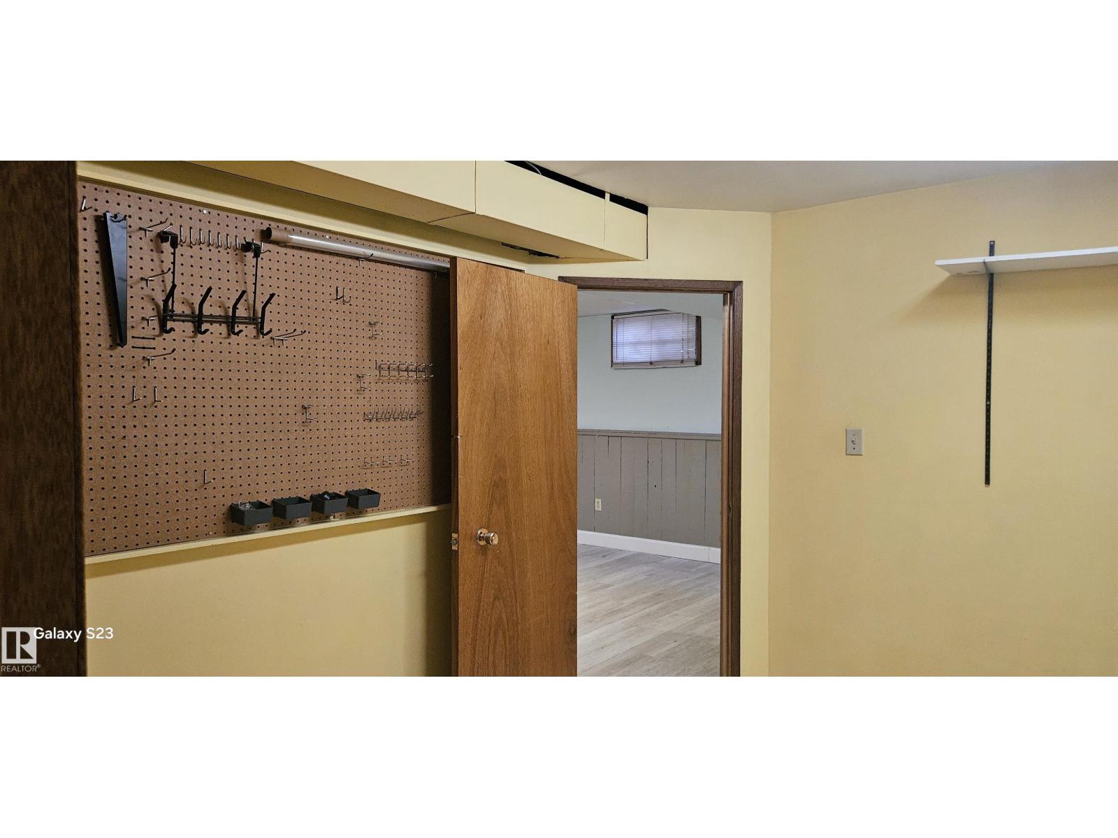 2 Wren Crescent, photo 29