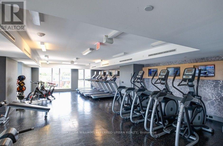 1104 - 20 MINOWAN MIIKAN LANE, Toronto (Little Portugal) — photo 4