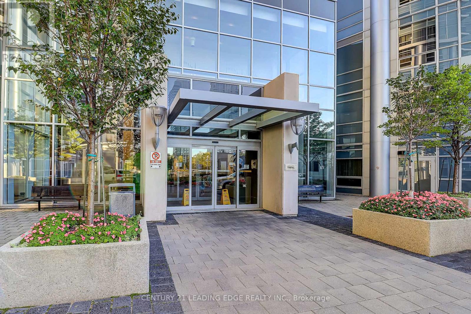 3311- 125 Village Green Square, Toronto, ON photo 2
