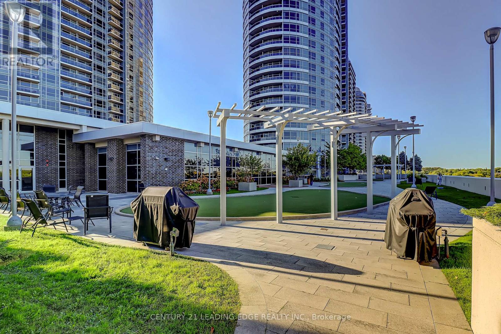 3311- 125 Village Green Square, Toronto, ON photo 37