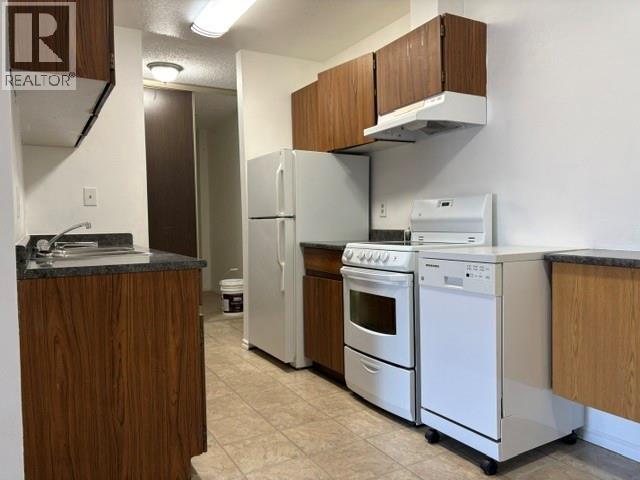 #406 2011 2nd Street N - 11
