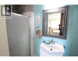 3pc Bathroom - 5612 57 Street, Taber, AB T1G1L3 Photo 14