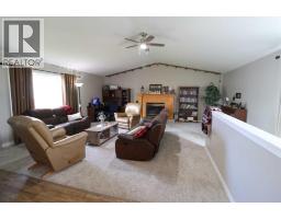 Laundry room - 5612 57 Street, Taber, AB T1G1L3 Photo 9