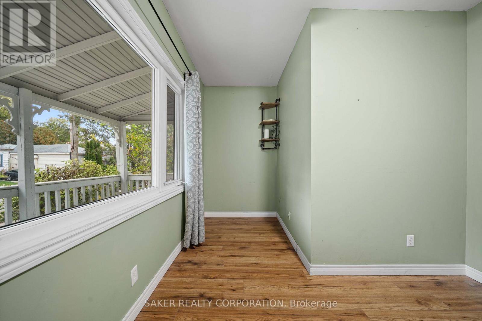 119 Clarence Street — photo 16