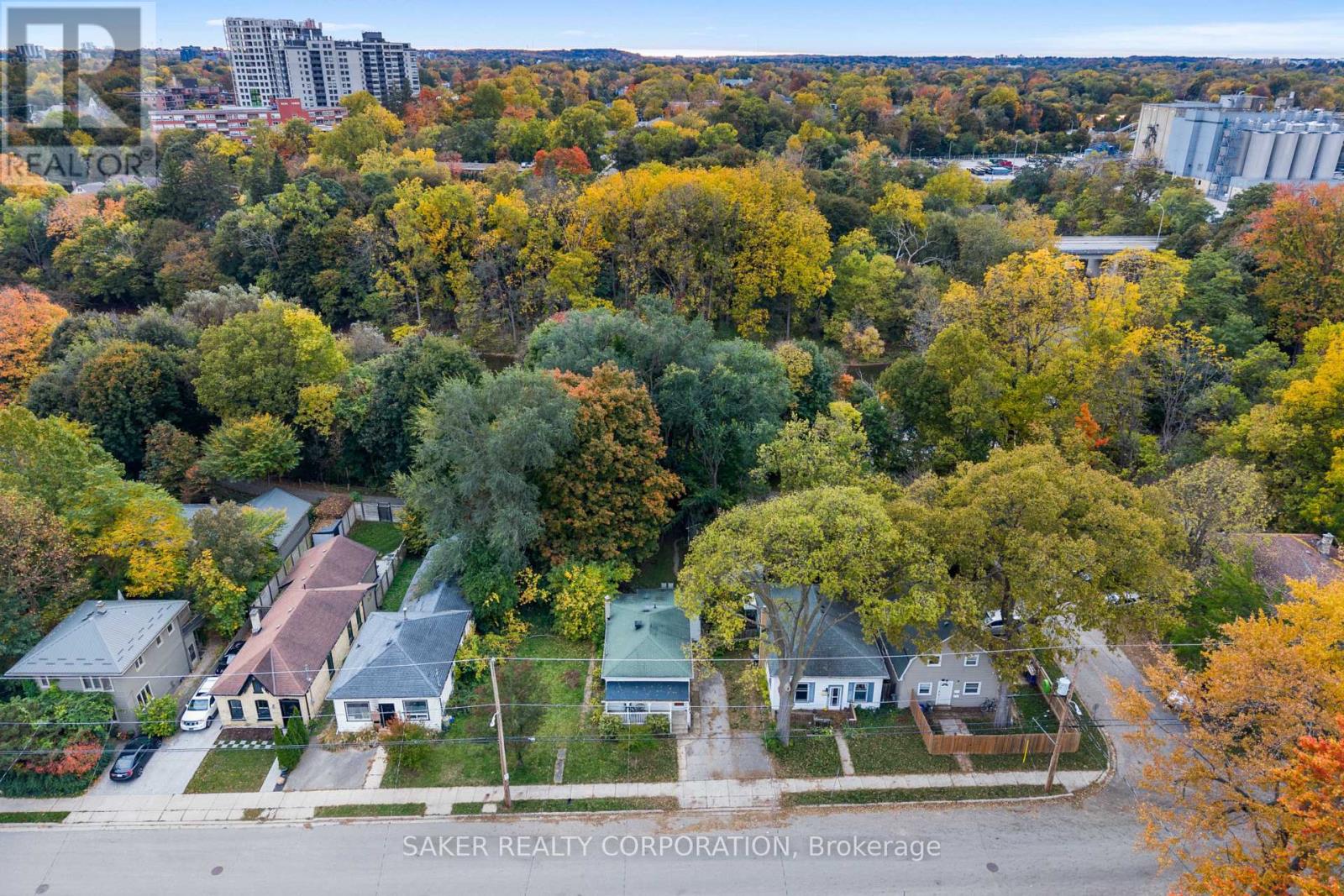 119 Clarence Street — photo 33