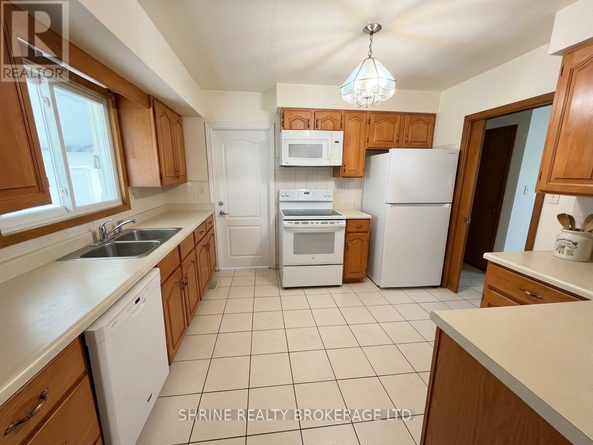 327 SPRUCE STREET, London East (East H) — photo 4