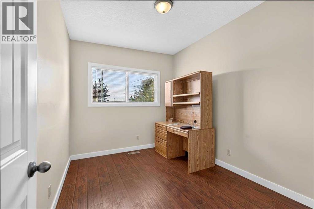1823 47 Street SE - photo 33