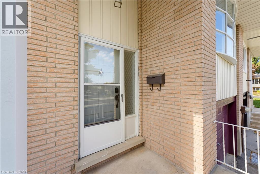 Photo 18 of 22
