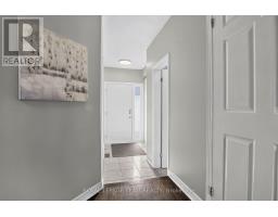 Living room - 253 Knudson Drive, Ottawa, ON K2K2N8 Photo 9