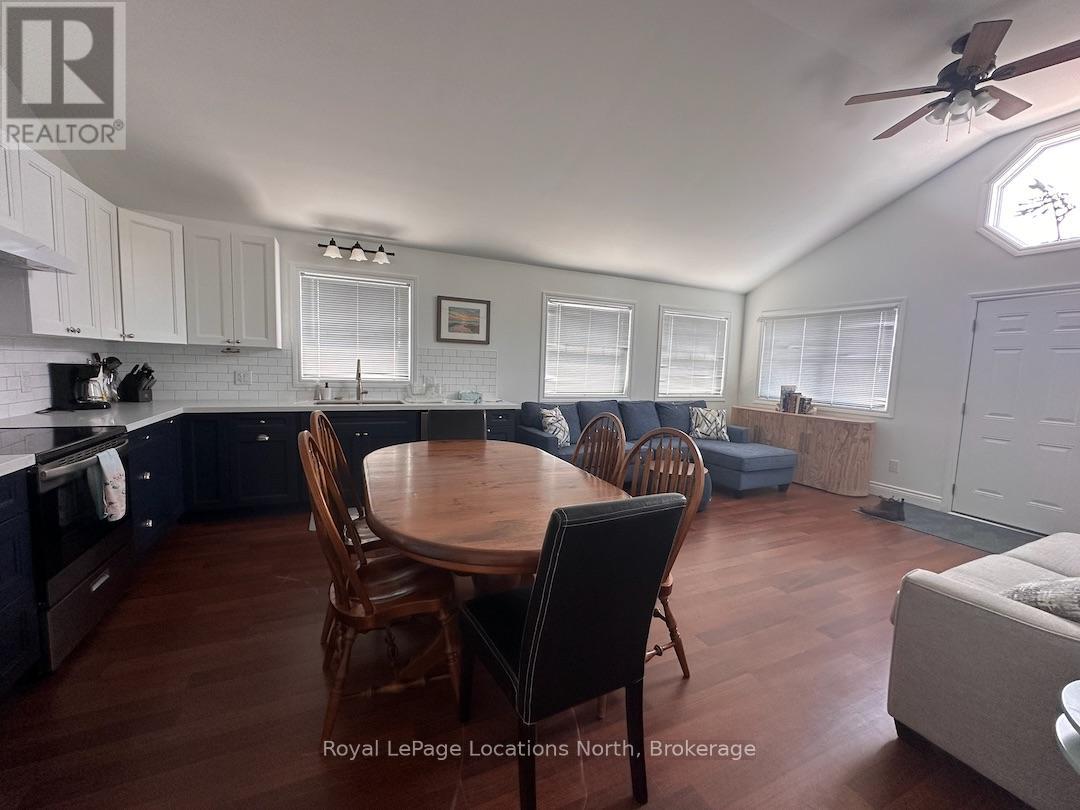 201 SHORE LANE, Wasaga Beach — photo 6