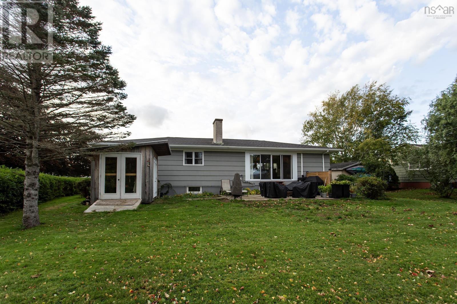 9658 Highway 10 - 10
