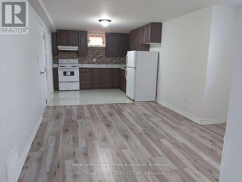 BSMT - 150 ONTARIO STREET S, Milton (OM Old Milton) — photo 3